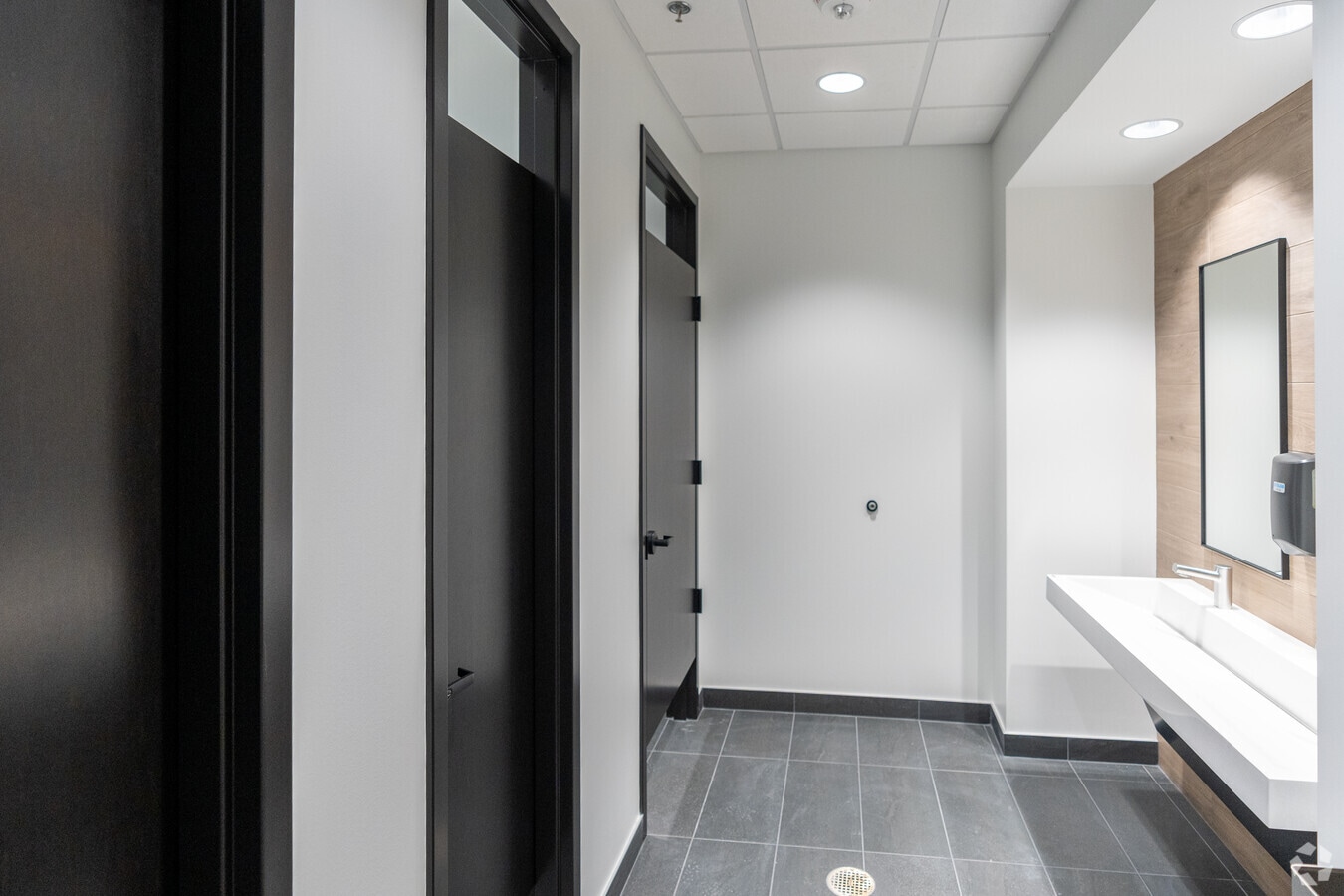 703 Slater Rd, Morrisville, NC 27560 - Unité Floor 2 -  - Photo intérieure - Image 1 of 7