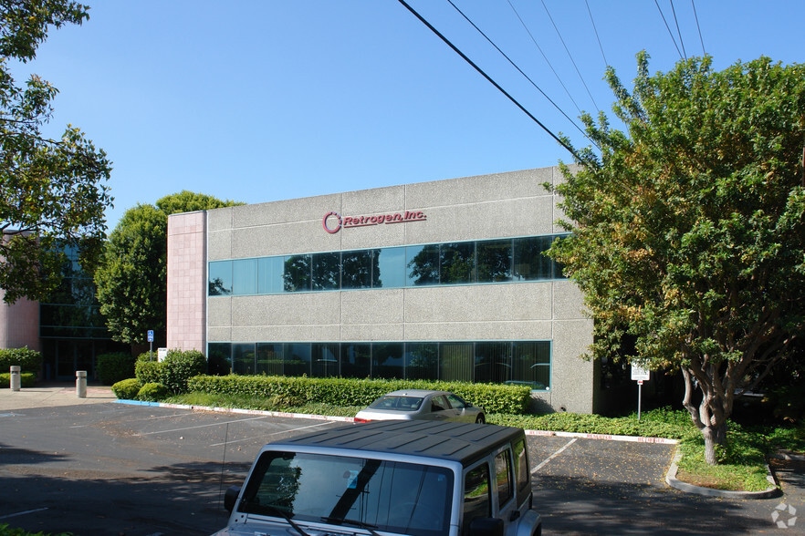 6645 Nancy Ridge Dr, San Diego, CA for lease - Building Photo - Image 3 of 4