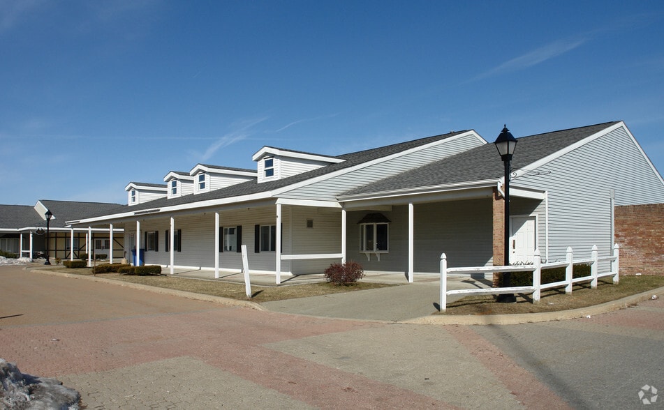 100 Saratoga Village Blvd, Malta, NY for lease - Building Photo - Image 3 of 15