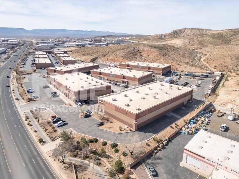 3884 S River Rd, St George, UT à vendre - Photo du bâtiment - Image 2 de 10