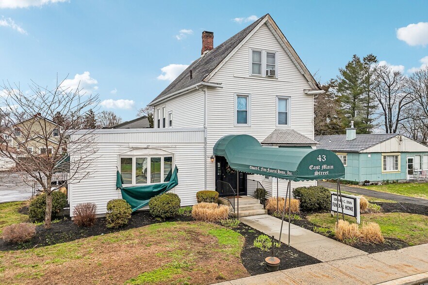 43 E Main St, Stony Point, NY à vendre - Photo du bâtiment - Image 2 de 31