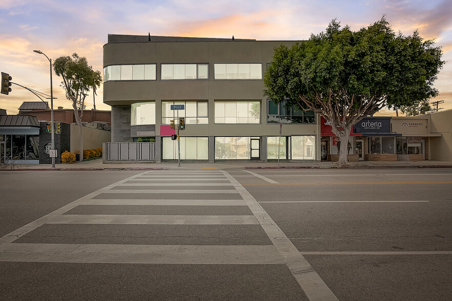 10951 W Pico Blvd, Los Angeles, CA à vendre - Photo du bâtiment - Image 1 de 1