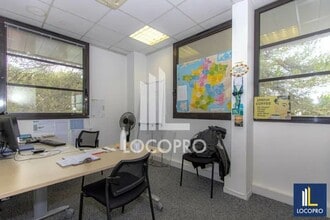 Office in Aix-en-Provence for lease Interior Photo- Image 2 of 7