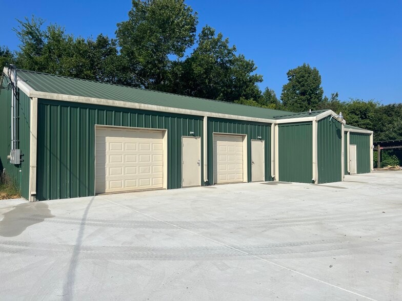 402 Black Creek rd, Birmingham, AL for lease - Building Photo - Image 3 of 6