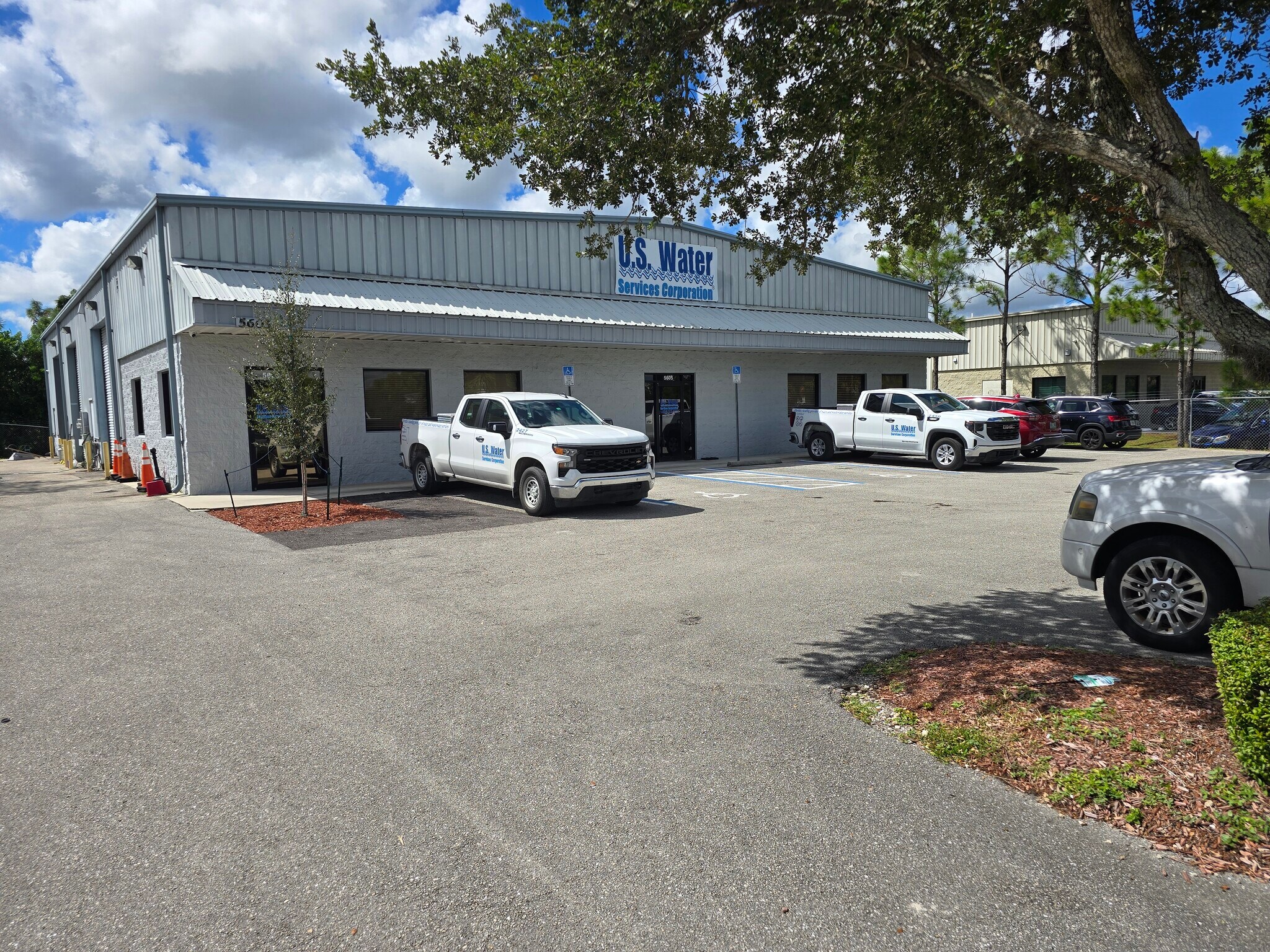 5605 2nd St W, Lehigh Acres, FL à vendre Photo du bâtiment- Image 1 de 12