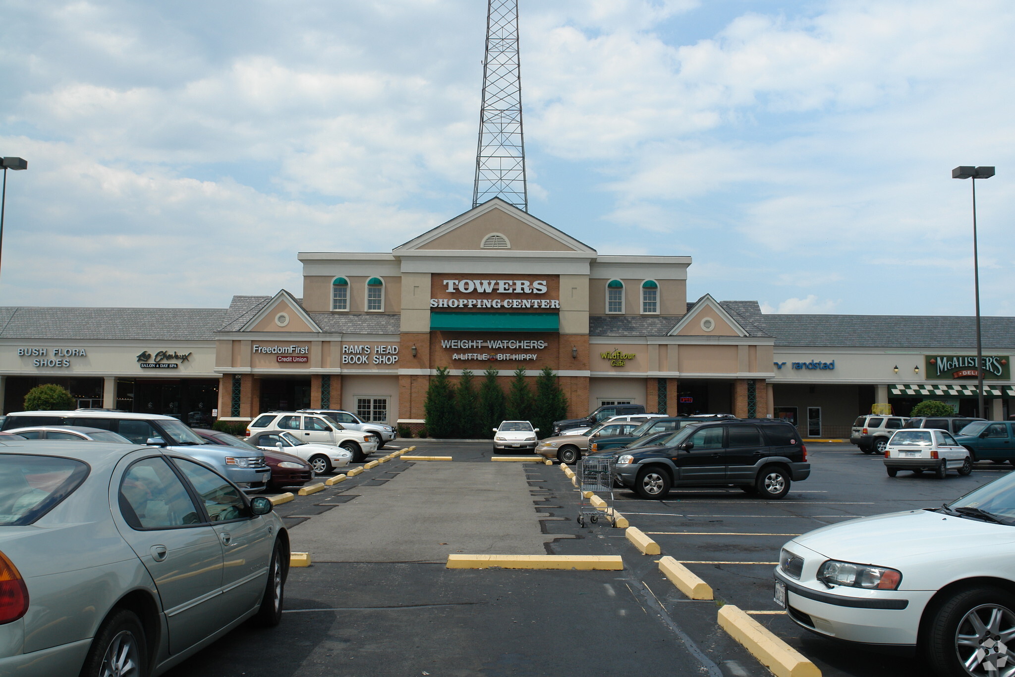 670 Brandon Ave SW, Roanoke, VA à louer Photo du bâtiment- Image 1 de 5