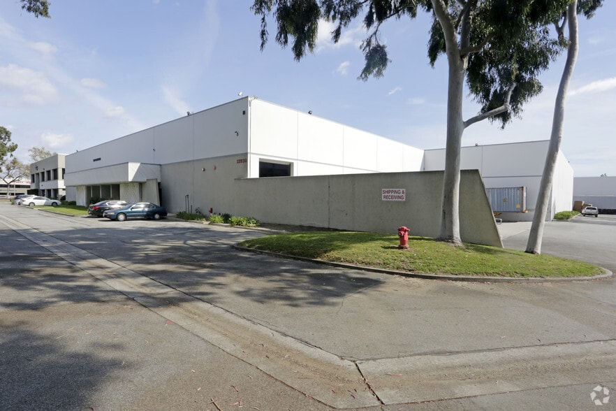 12930 Alondra Blvd, Cerritos, CA for lease - Building Photo - Image 2 of 4