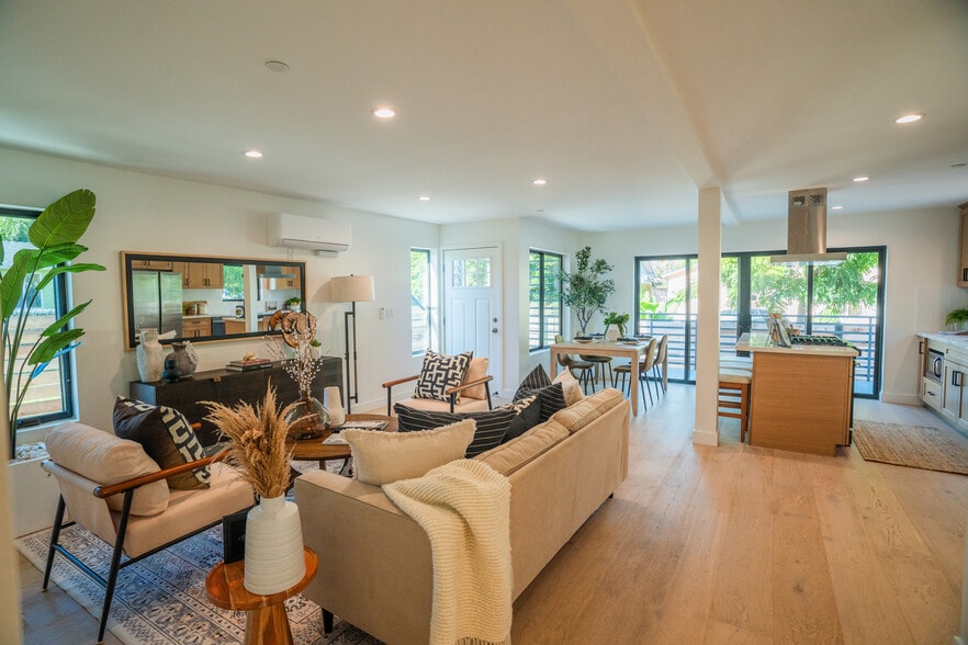 528 Westminster Ave, Venice, CA for sale - Building Photo - Image 3 of 25