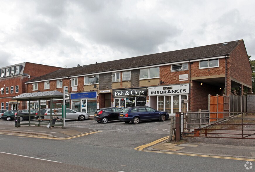 65 Guildford Rd, Lightwater à louer - Photo du bâtiment - Image 2 de 3