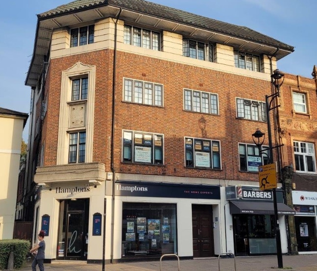 26 Claremont Rd, Surbiton à louer - Photo du bâtiment - Image 1 de 4