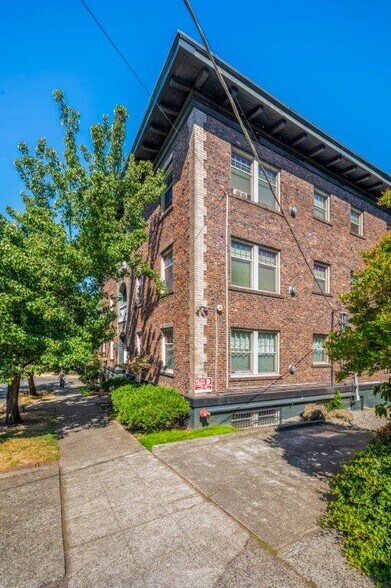 1052 E Thomas St, Seattle, WA à vendre - Photo du bâtiment - Image 3 de 28