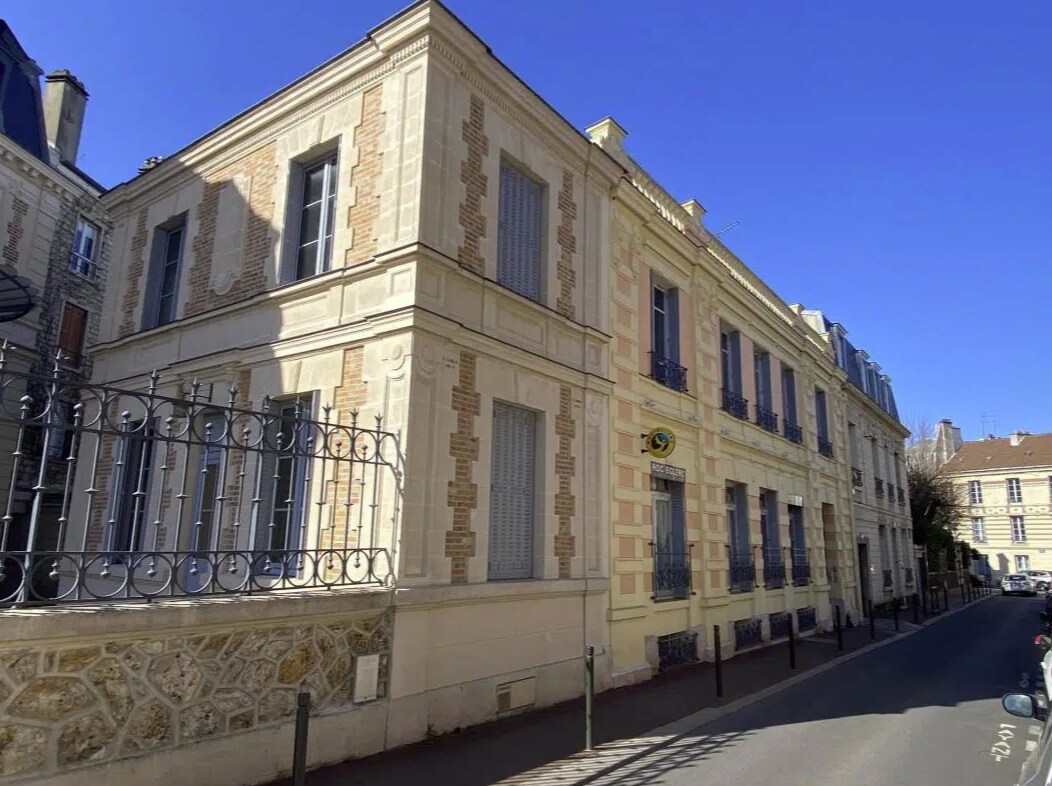 Rue François Bonvin, Saint-Germain-en-Laye for sale Primary Photo- Image 1 of 2