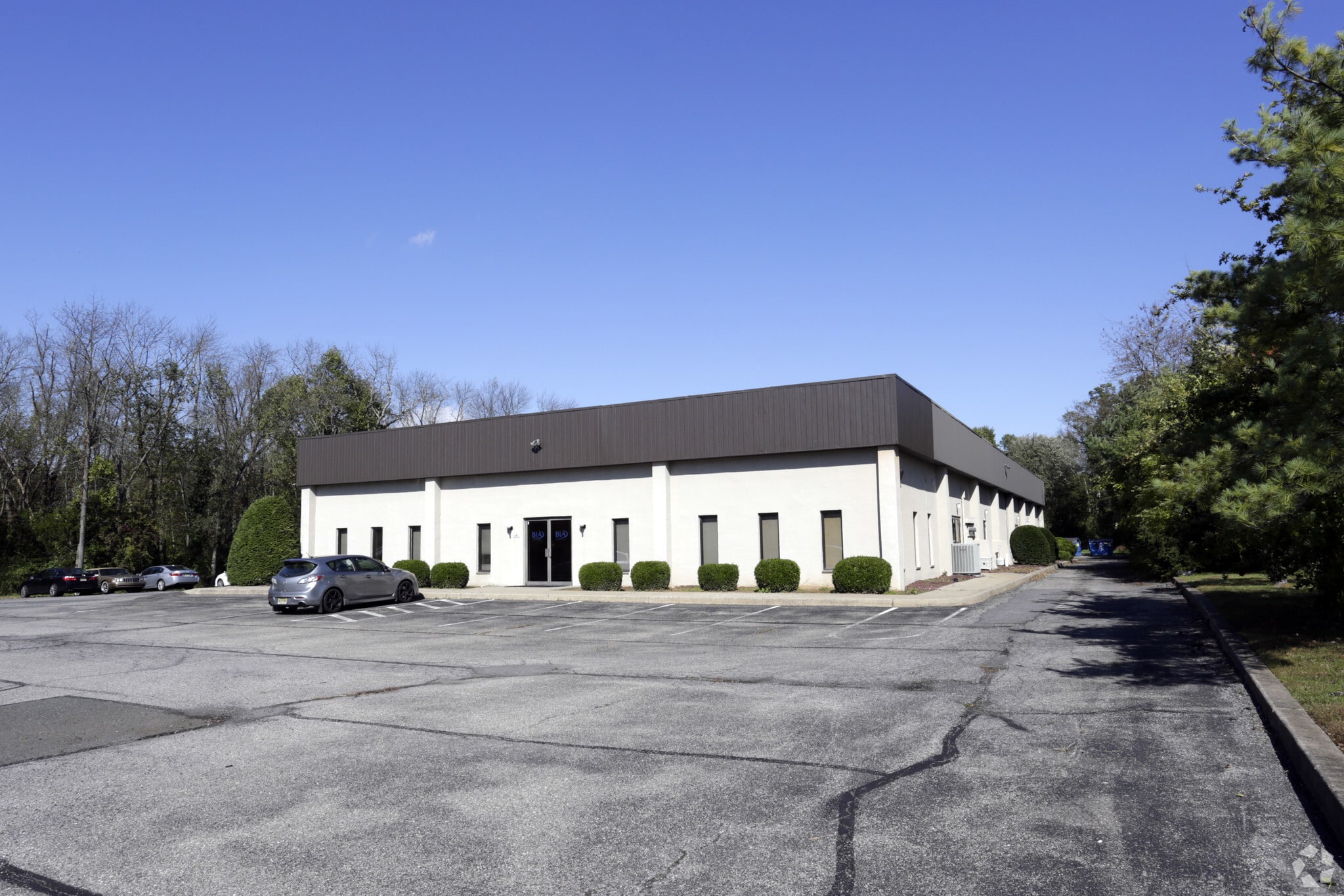 456 US Highway 22 W, Readington, NJ for lease Primary Photo- Image 1 of 15