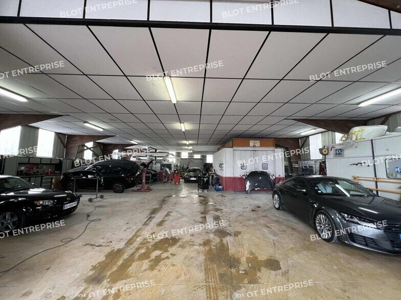 Office in Bain-de-Bretagne for lease - Building Photo - Image 3 of 6