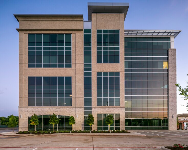 8731 Katy Fwy, Houston, TX à louer - Photo principale - Image 1 de 13