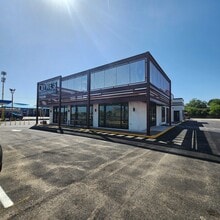 3028 Farm to Market Road 365, Nederland, TX à louer Photo du bâtiment- Image 1 de 2