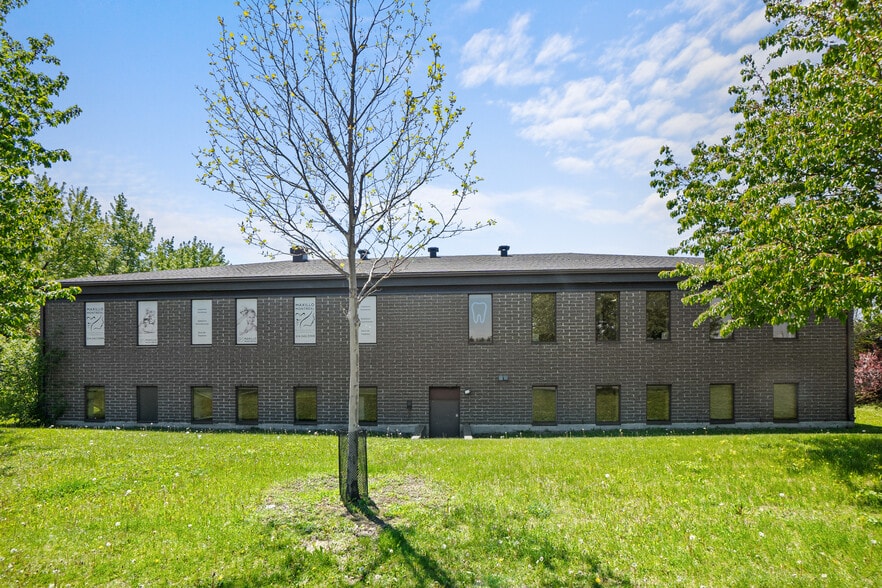 3400 Rue du Marché, Dollard-des-Ormeaux, QC for lease - Building Photo - Image 3 of 10