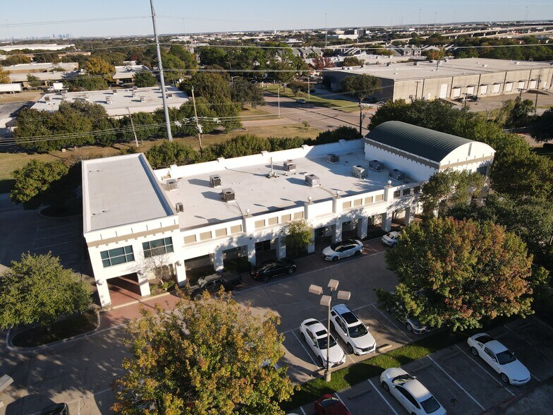 2233 Avenue J, Arlington, TX à louer - Photo du bâtiment - Image 2 de 5