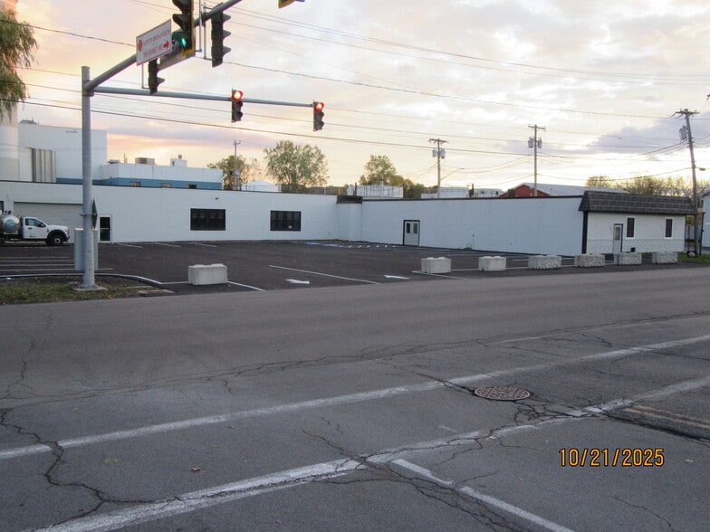 3614 Burnet Ave, East Syracuse, NY for lease - Building Photo - Image 2 of 6