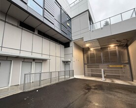 8415 Granville St, Vancouver, BC à louer Photo du bâtiment- Image 2 de 8