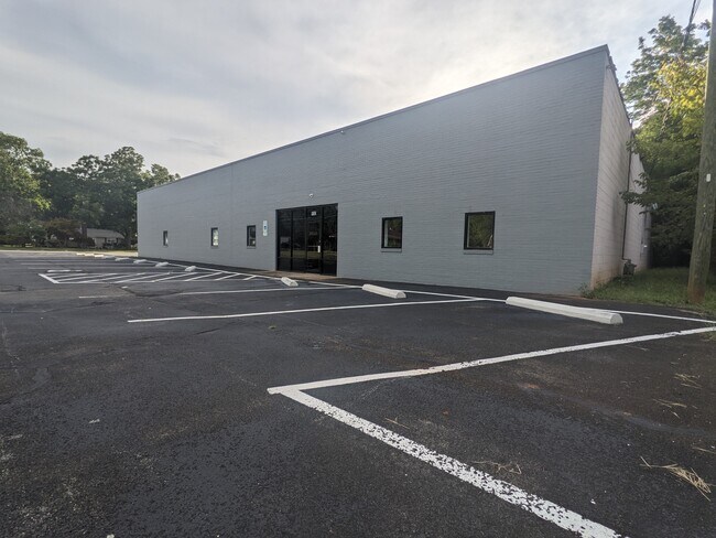 More details for 930 S Graham-hopedale Rd, Graham, NC - Flex for Lease