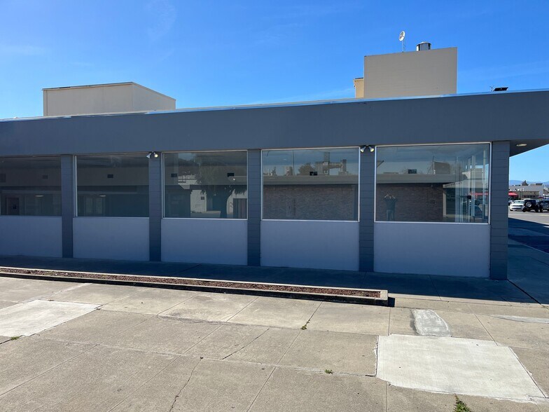 908 1/2 S Main St, Salinas, CA à louer - Photo du bâtiment - Image 2 de 9