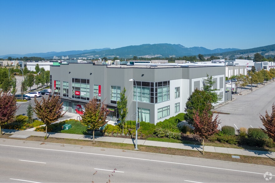 577 Nicola Ave, Port Coquitlam, BC for sale - Primary Photo - Image 1 of 1