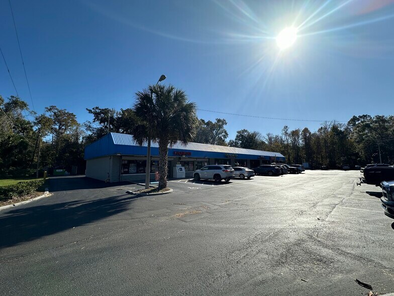 950 N Central Ave, Oviedo, FL à louer - Photo du bâtiment - Image 2 de 5