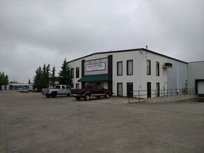 143 East Lake Blvd NE, Airdrie, AB for lease Building Photo- Image 1 of 1