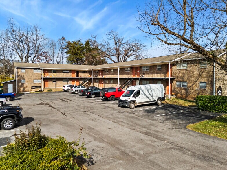 211 Elyria Dr, Knoxville, TN à vendre - Photo du bâtiment - Image 2 de 19