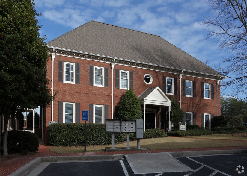 2402 Mount Vernon Rd, Dunwoody, GA for lease - Building Photo - Image 3 of 4
