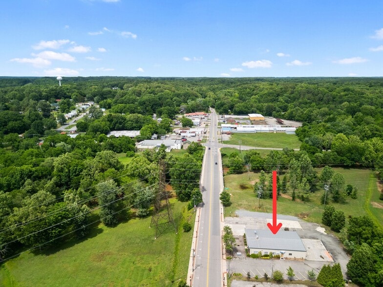 522 N Main St, Farmville, VA for sale - Aerial - Image 3 of 9