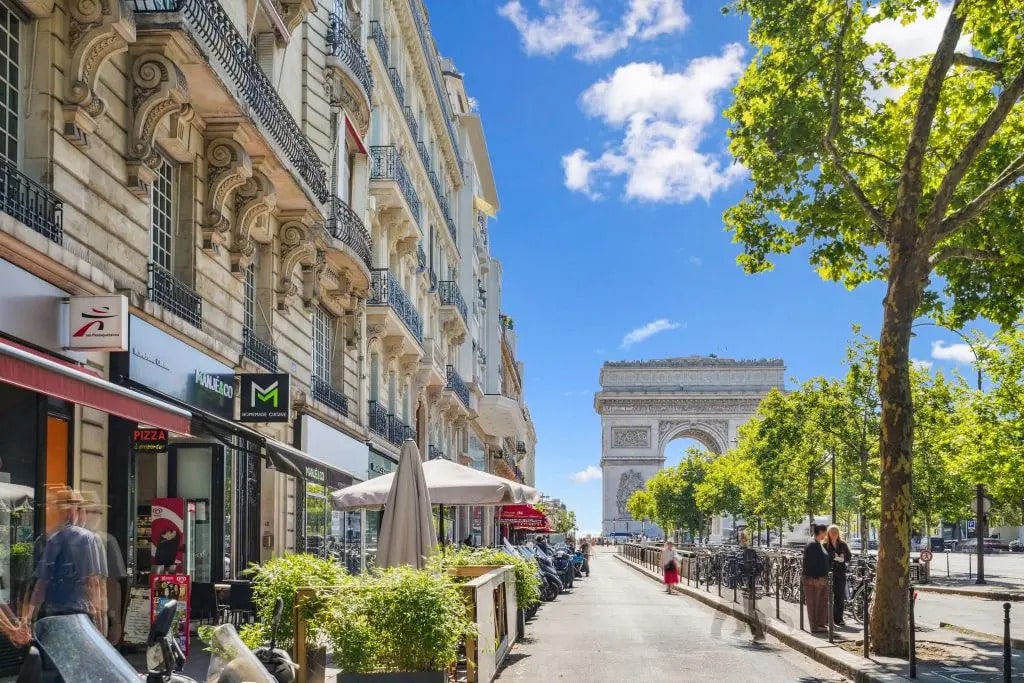 12-14 Avenue De La Grande Armée, Paris for lease Building Photo- Image 1 of 10