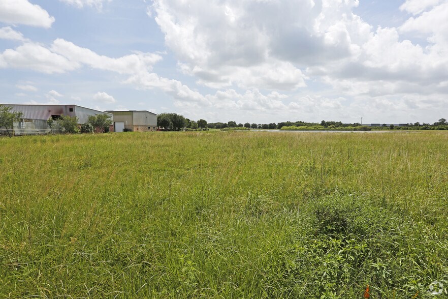 2207 72nd Ter, Sarasota, FL à vendre - Photo du bâtiment - Image 2 de 2