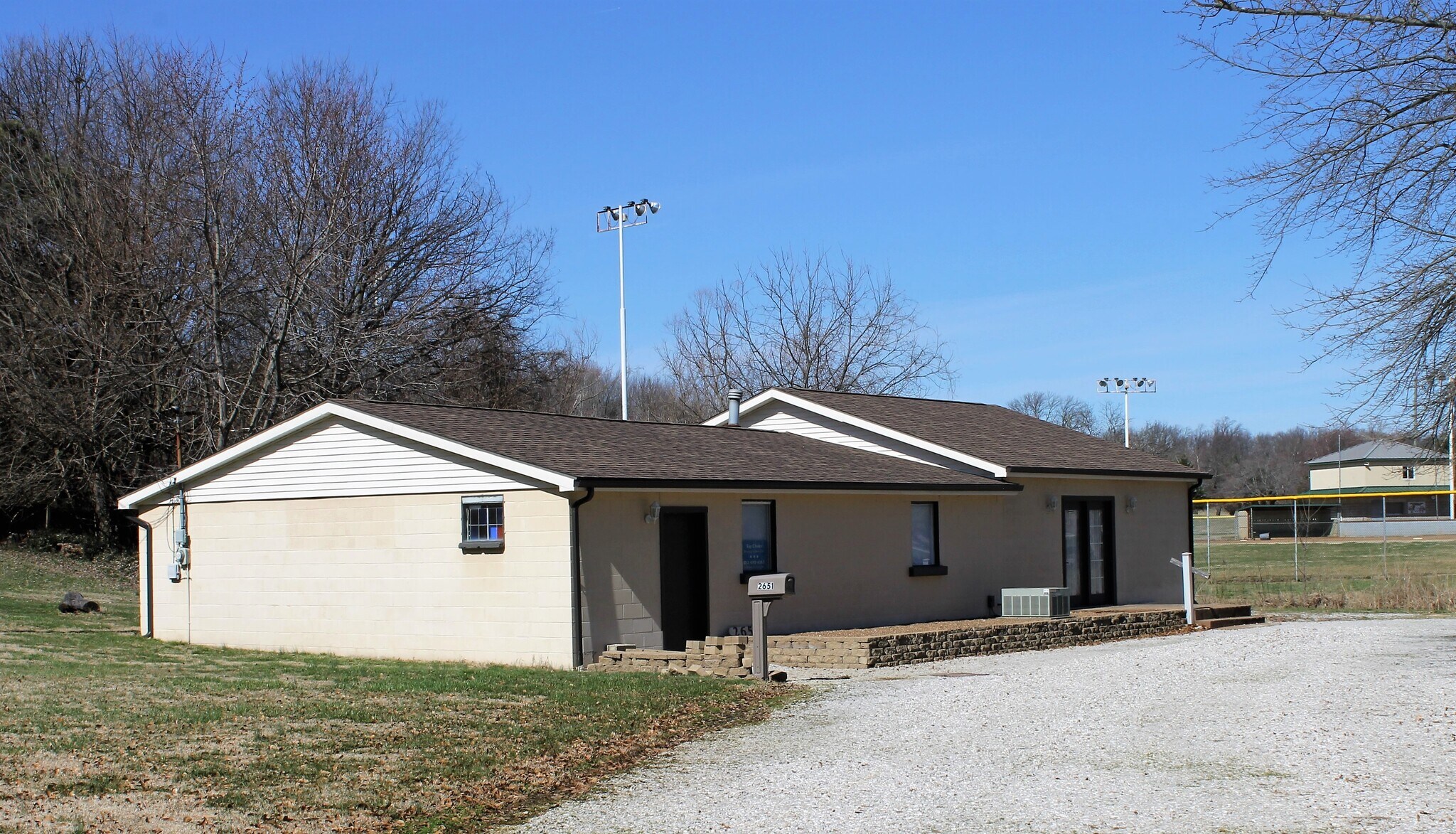 2651 W Oregon St, Evansville, IN à vendre Photo du bâtiment- Image 1 de 1