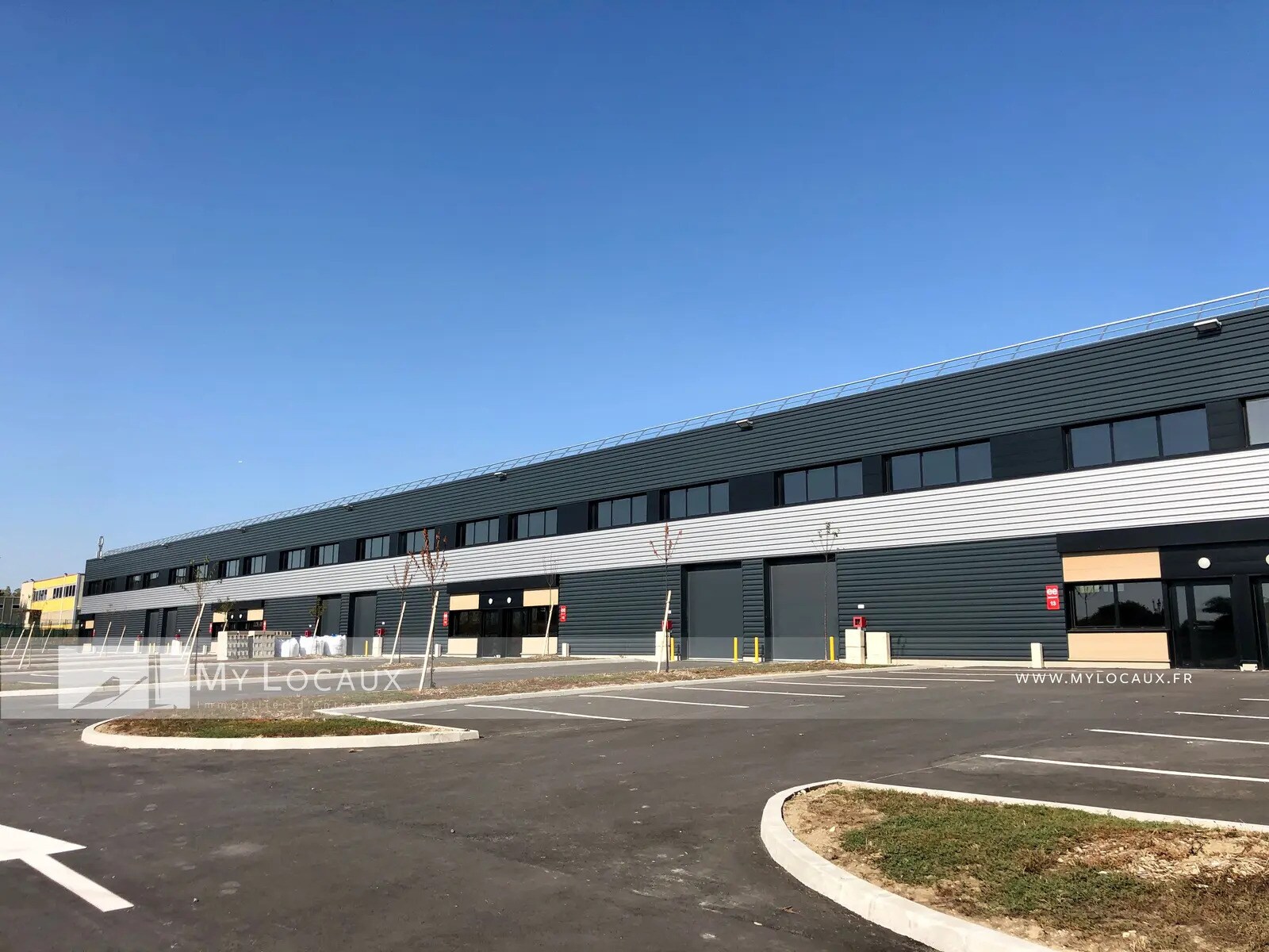 Flex in Aulnay-sous-Bois for lease Building Photo- Image 1 of 7
