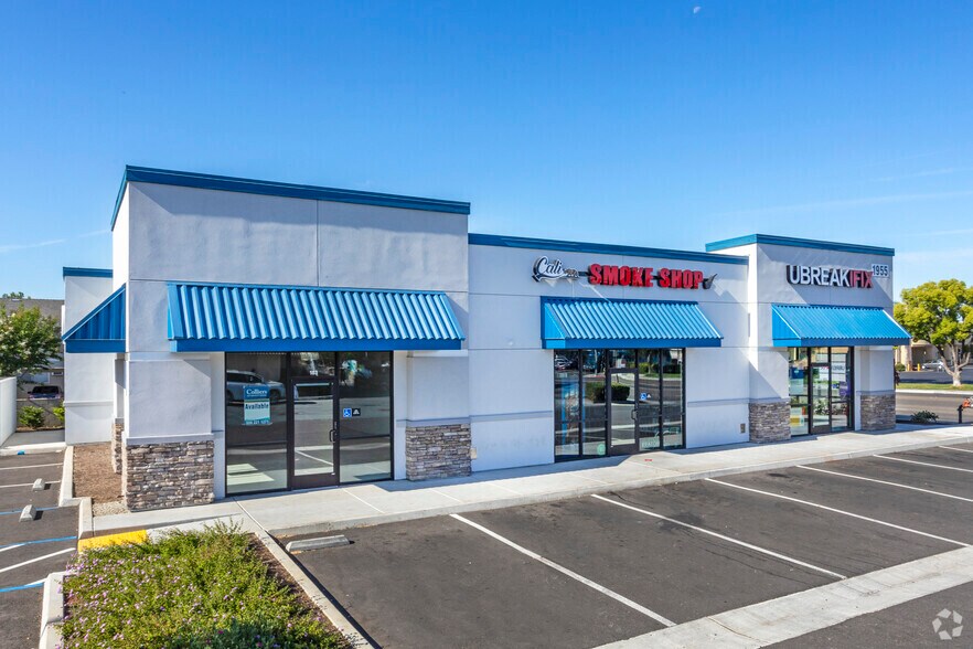 288-380 W Shaw Ave, Clovis, CA à louer - Photo du bâtiment - Image 1 de 3