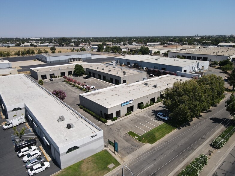 2538 N West Ln, Stockton, CA for lease - Building Photo - Image 3 of 4