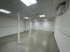 12 Rue Jean-Baptiste Huet, Jouy-en-Josas for sale Interior Photo- Image 2 of 6