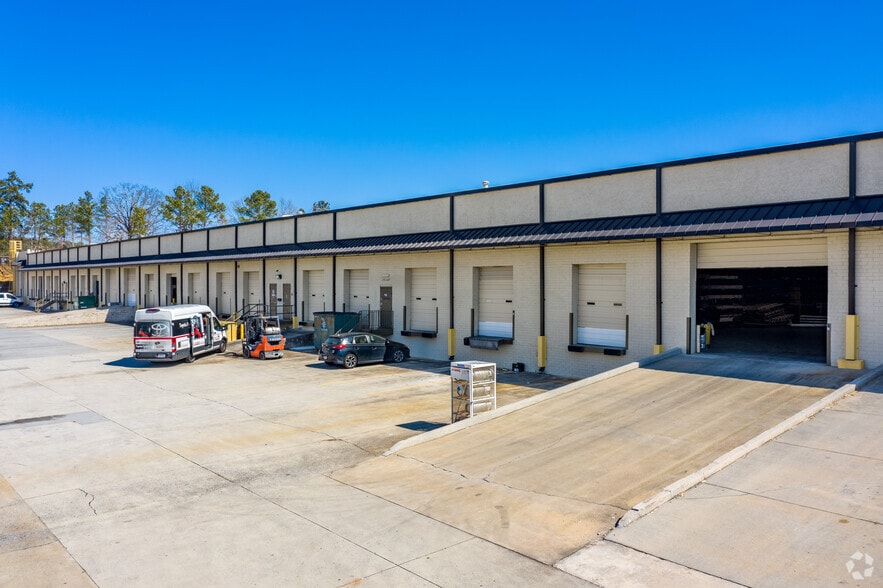 5390 E Ponce de Leon Ave, Stone Mountain, GA for lease - Building Photo - Image 2 of 4