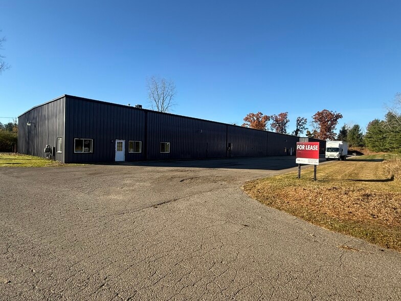 8196-8198 Boardwalk Dr, Brighton, MI for lease - Building Photo - Image 1 of 1