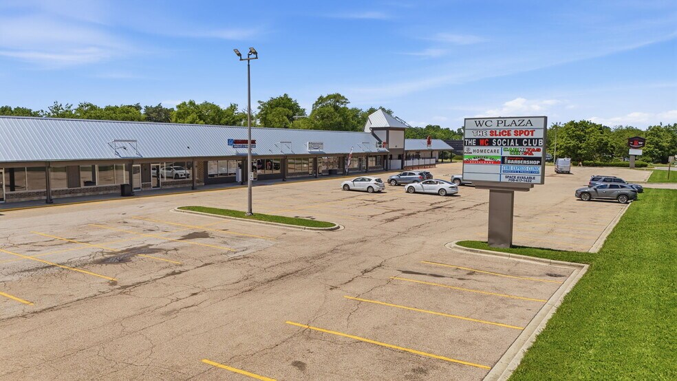 440 E Roosevelt Rd, West Chicago, IL à louer - Photo du bâtiment - Image 2 de 40