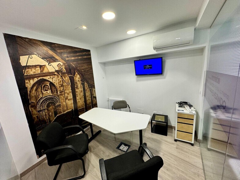 Office in Salamanca, Salamanca for lease - Building Photo - Image 2 of 11