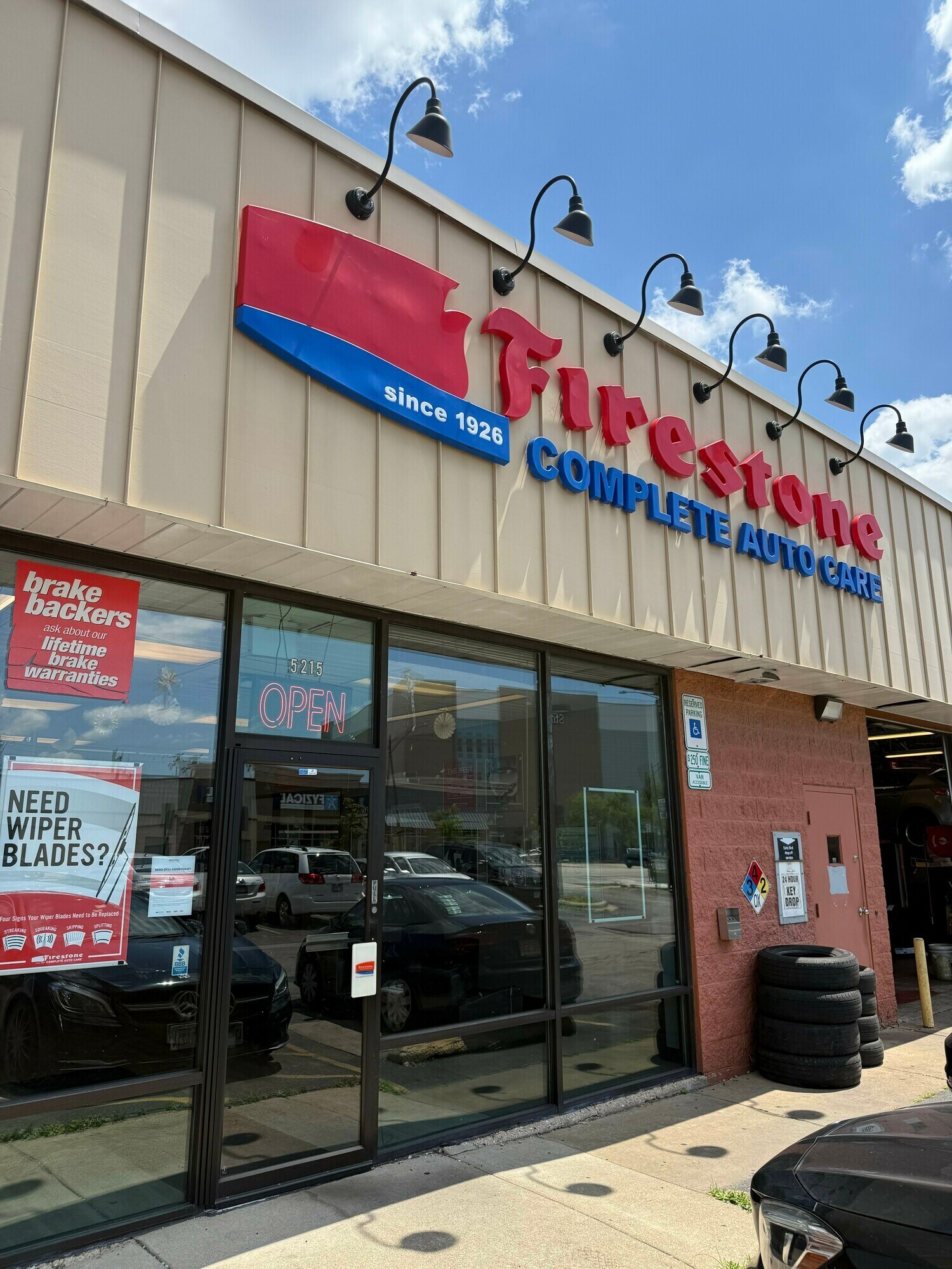 5215 N Milwaukee Ave, Chicago, IL à vendre Photo principale- Image 1 de 8