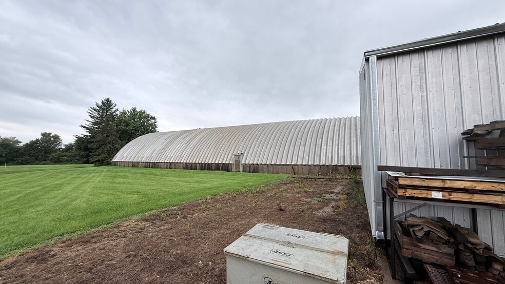 The Markesan-Akey Portfolio portfolio of 1 properties for sale on LoopNet.ca - Building Photo - Image 3 of 27