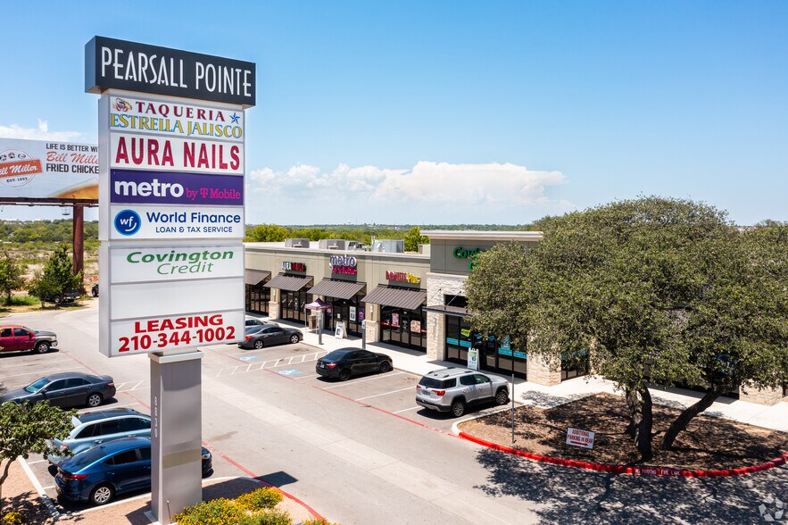 8830 SW Loop 410, San Antonio, TX à louer - Photo du bâtiment - Image 1 de 6