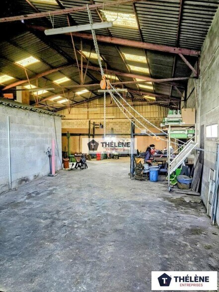 Flex in Saussines for sale - Interior Photo - Image 2 of 5