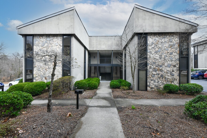 3721 W Market St, Greensboro, NC à vendre - Photo du bâtiment - Image 1 de 3