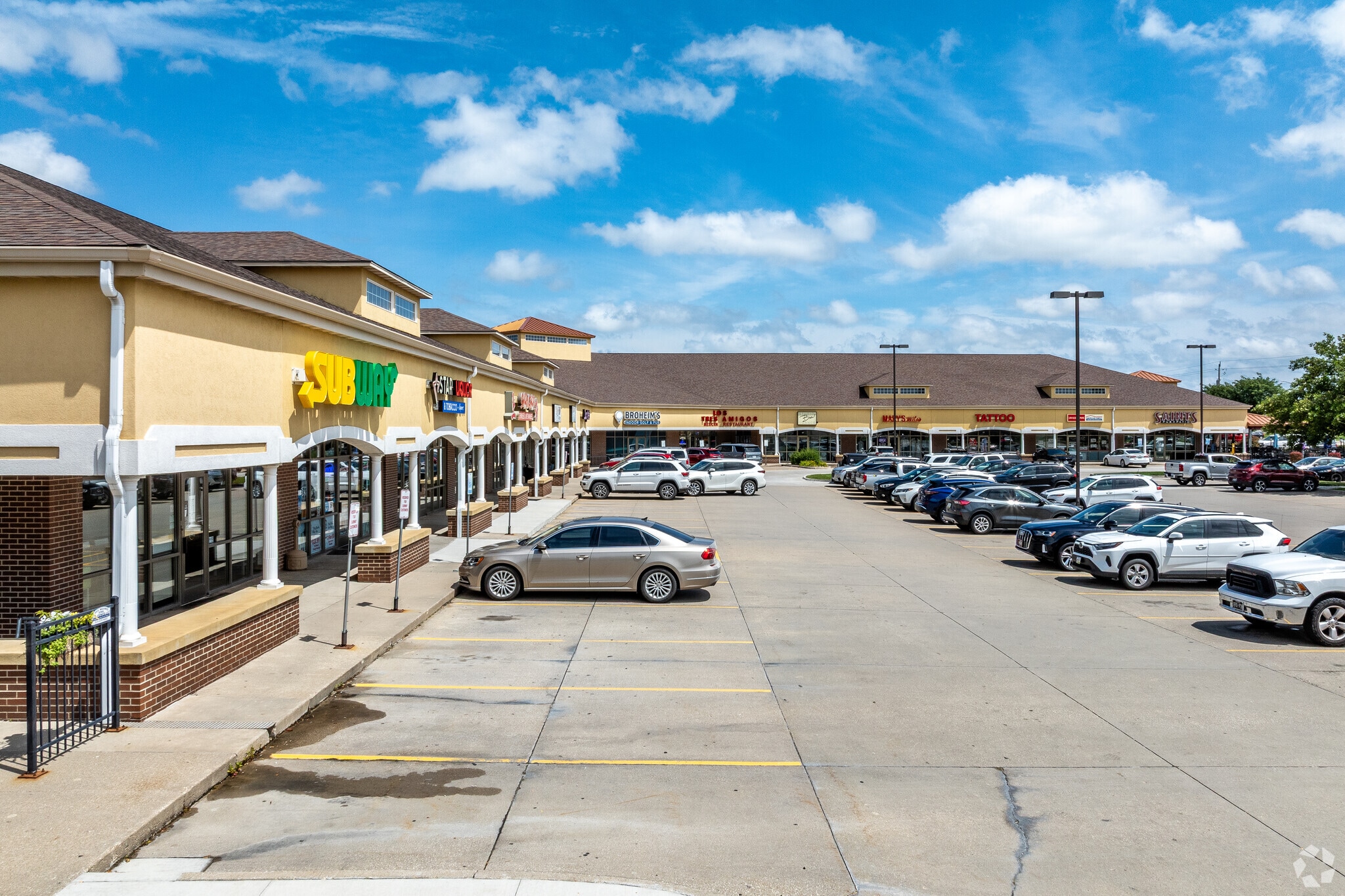 13-87 Carefree Ln, Waukee, IA for lease Primary Photo- Image 1 of 17