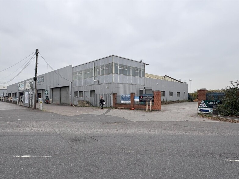 230 Woodbourn Rd, Sheffield for lease - Building Photo - Image 1 of 2